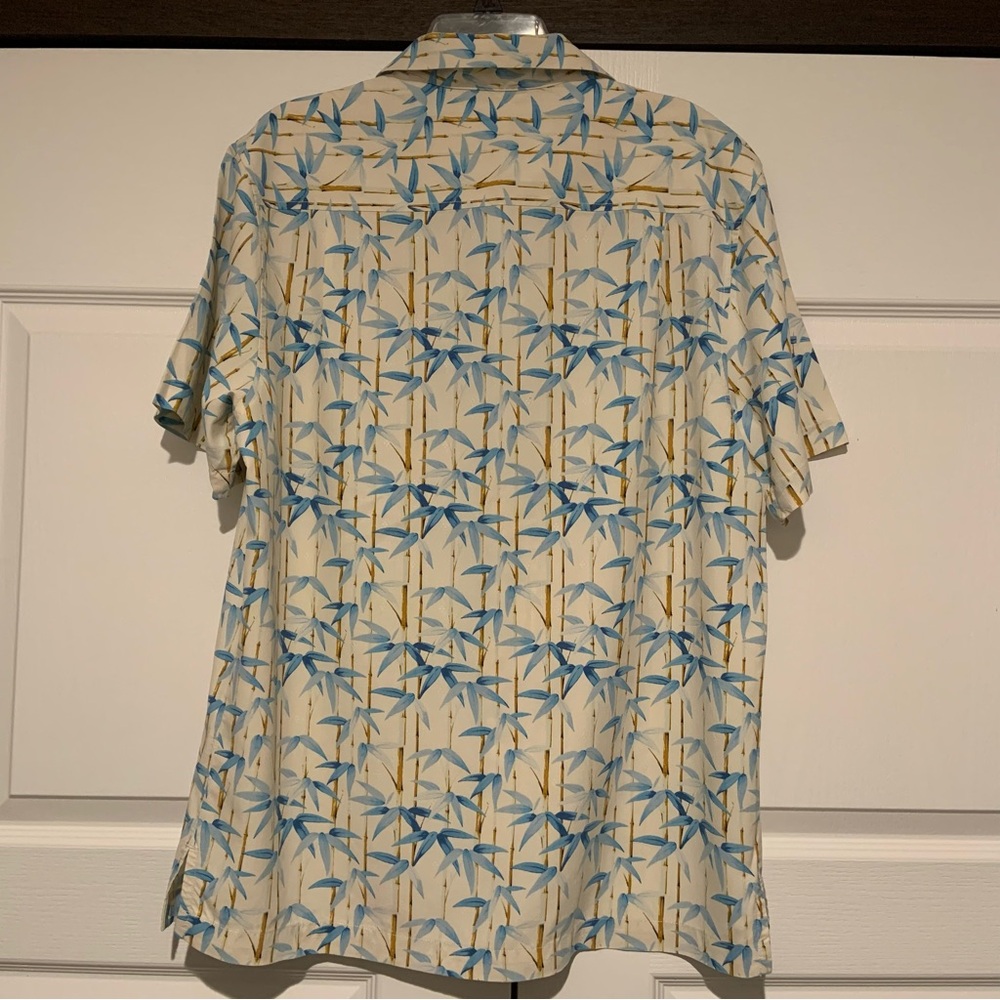 Tommy Bahama Tropical camp shirt - Shadows In Paradise -short sleeve-MED silk - Picture 2 of 8